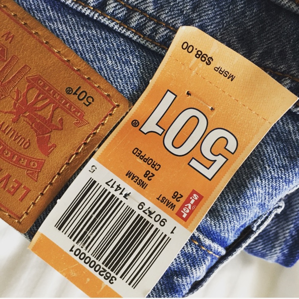 LAST DAY TO PURCHASE FINAL MARKDOWN Levi’s Jeans - Picture 6 of 7